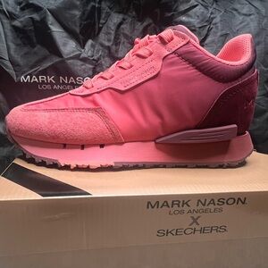 Skechers Women's Upper Cut Classic Jogger-Moro Sneaker